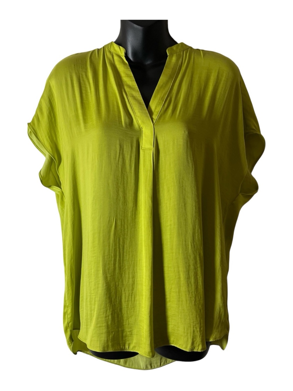 Maison d’Amelie blouse sz M in Citron green V neck cap sleeve Top